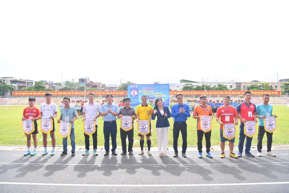 Khởi tranh Giải bóng đá U15 các dân tộc thiểu số tỉnh Điện Biên - Cúp HIUP 2024 - ảnh 2