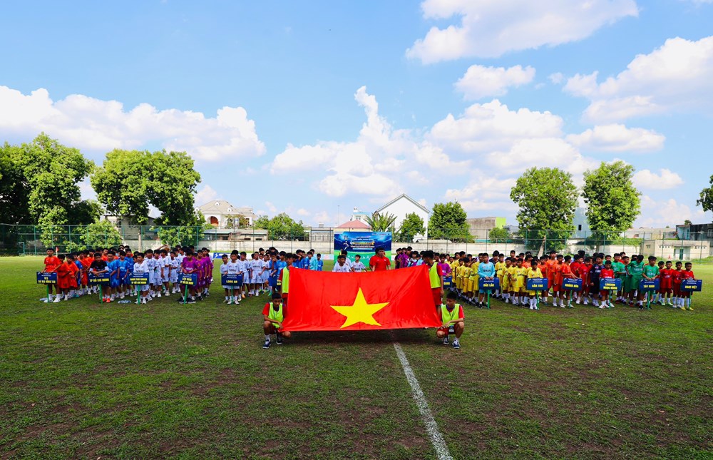 Sôi động Giải bóng đá U13 toàn quốc 2024 khu vực miền Nam  - ảnh 1