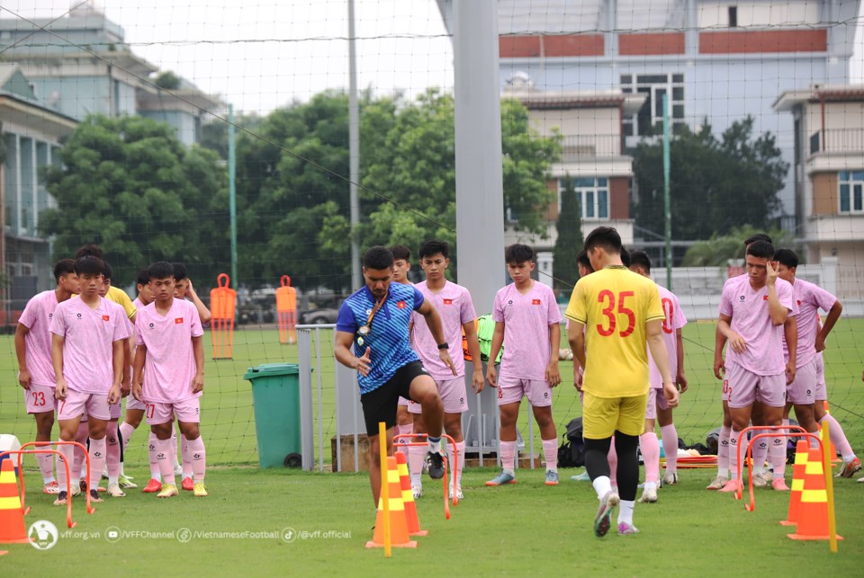 U16 Việt Nam tích cực chuẩn bị cho giải Đông Nam Á - ảnh 1