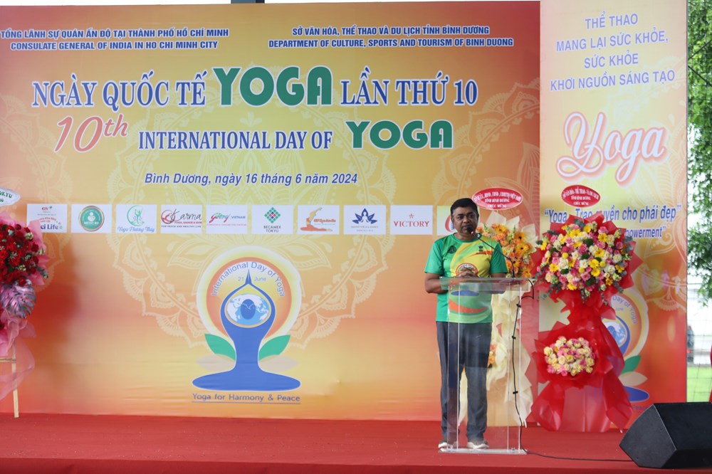 Sôi động Ngày Quốc tế Yoga lần thứ 10 năm 2024 tại Bình Dương - ảnh 1