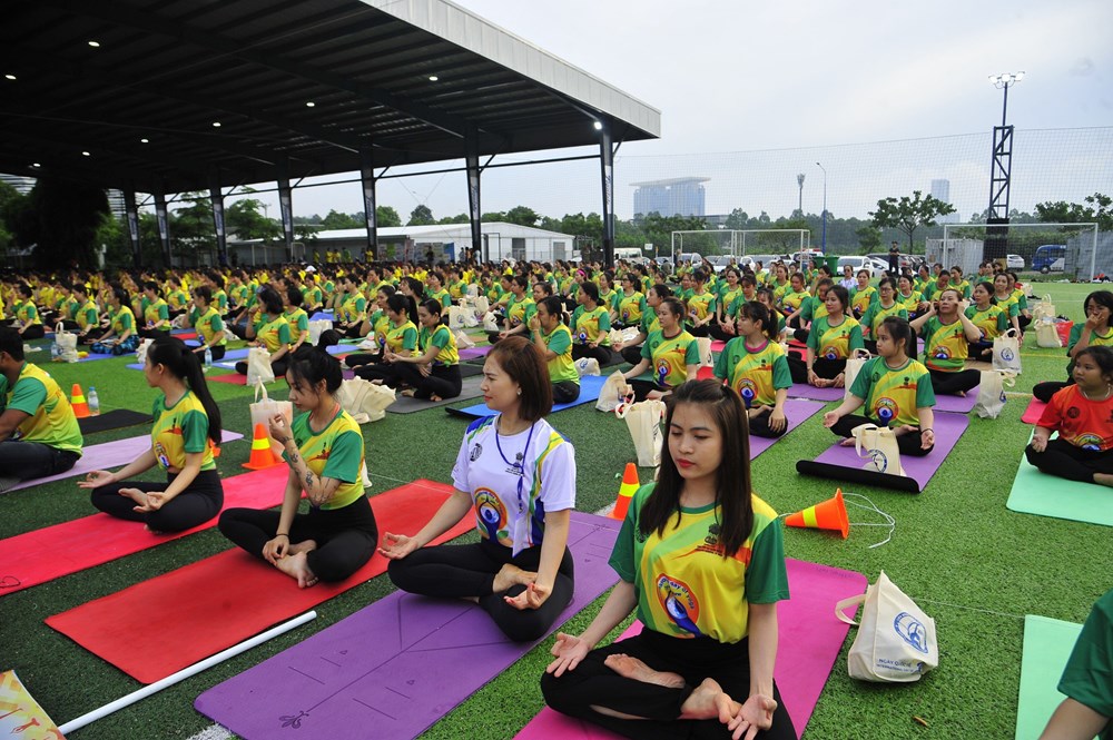 Sôi động Ngày Quốc tế Yoga lần thứ 10 năm 2024 tại Bình Dương - ảnh 4