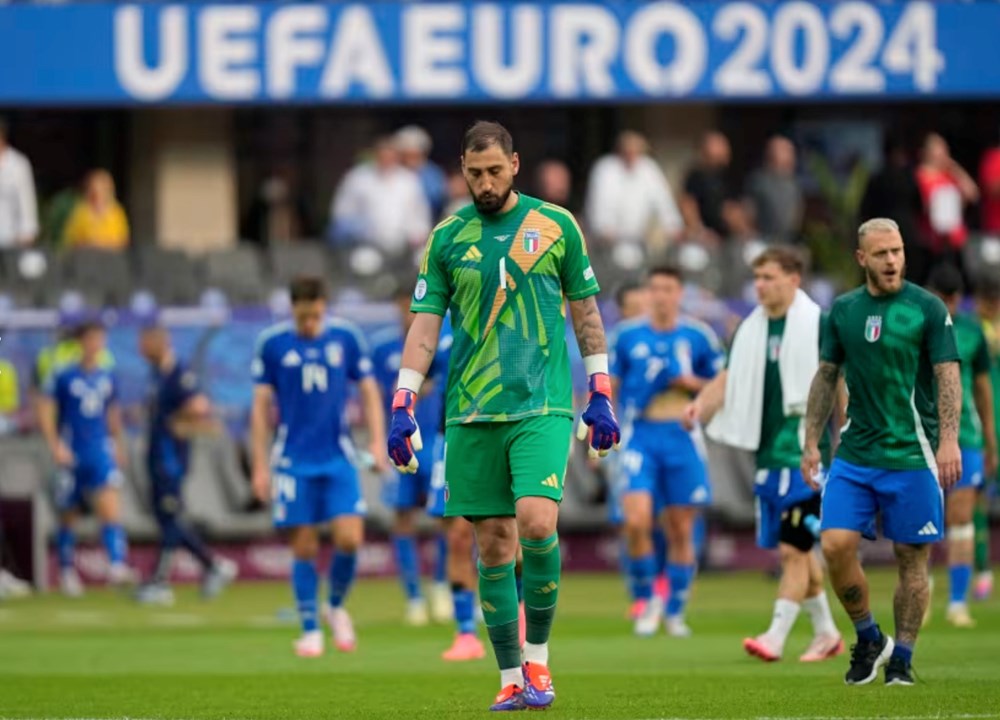 Thua Thuỵ Sĩ, tuyển Italia trở thành cựu vương tại EURO 2024 - ảnh 3