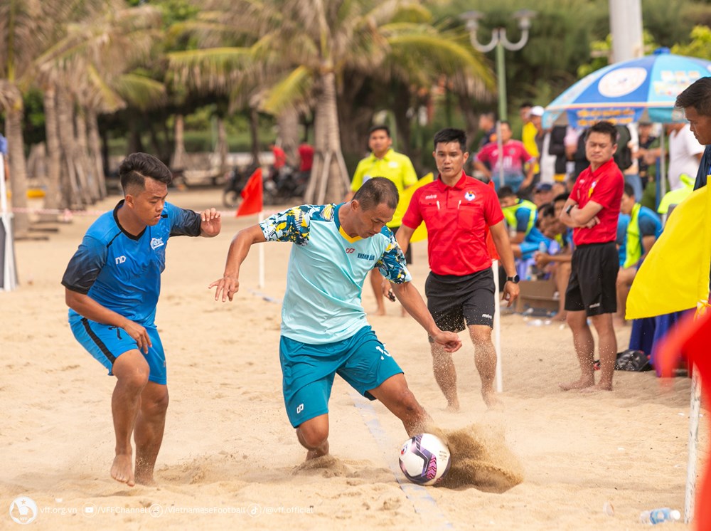 Giải bóng đá bãi biển VĐQG 2024 có 5 đội tham dự  - ảnh 1
