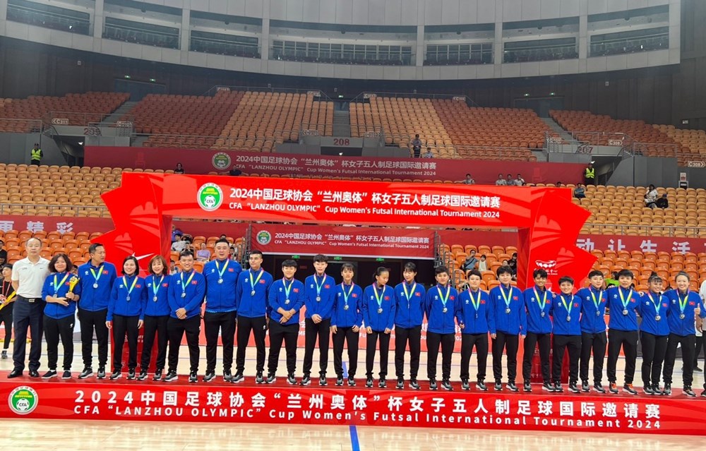 Tuyển Futsal nữ Việt Nam giành ngôi á quân giải quốc tế tại Trung Quốc - ảnh 1