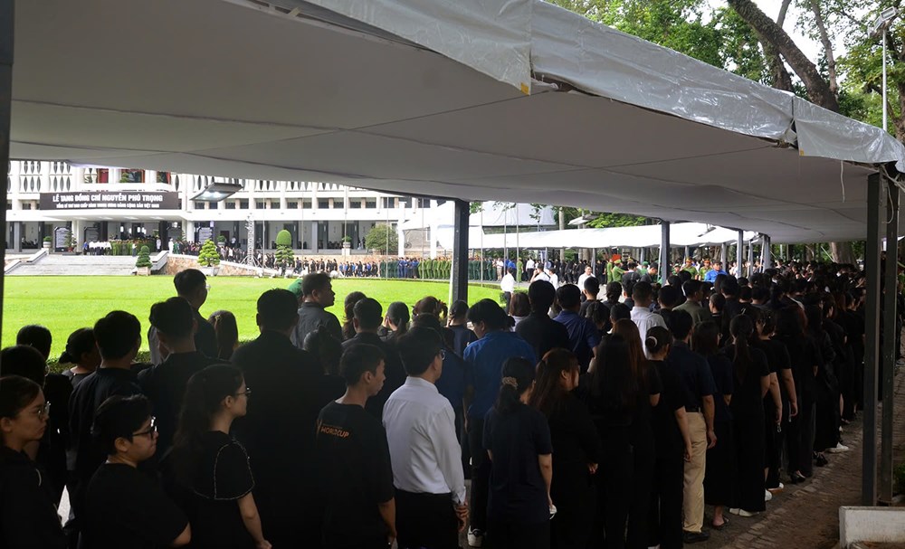 Gần 70.000 người đến viếng Lễ tang Tổng Bí thư Nguyễn Phú Trọng tại Hội trường Thống Nhất   - ảnh 1
