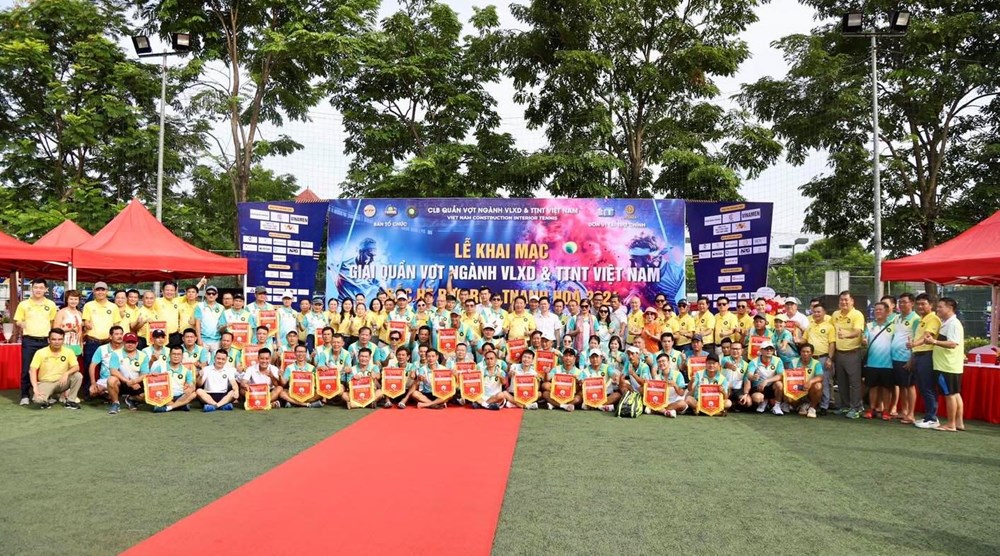 Khởi tranh Giải quần vợt Ngành VLXD - TTNT Việt Nam 2024 - ảnh 1