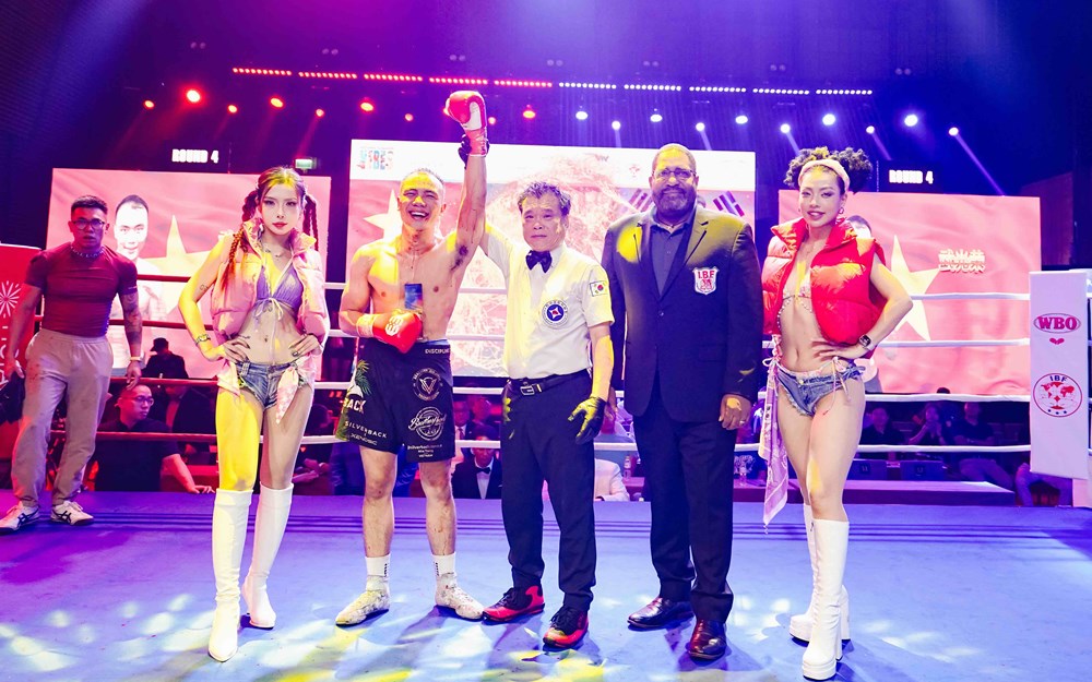 Võ sĩ boxing Việt Nam hạ knock-out đối thủ Hàn Quốc - ảnh 1