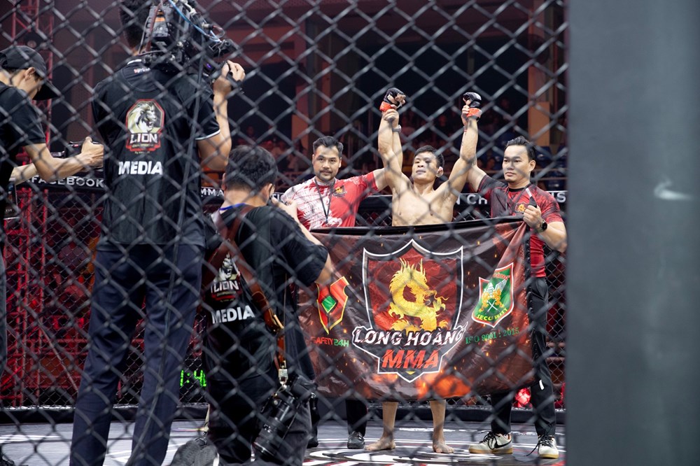 Võ sĩ Nguyễn Đức Thắng thắng knock-out ấn tượng tại LION Championship 16 - ảnh 1