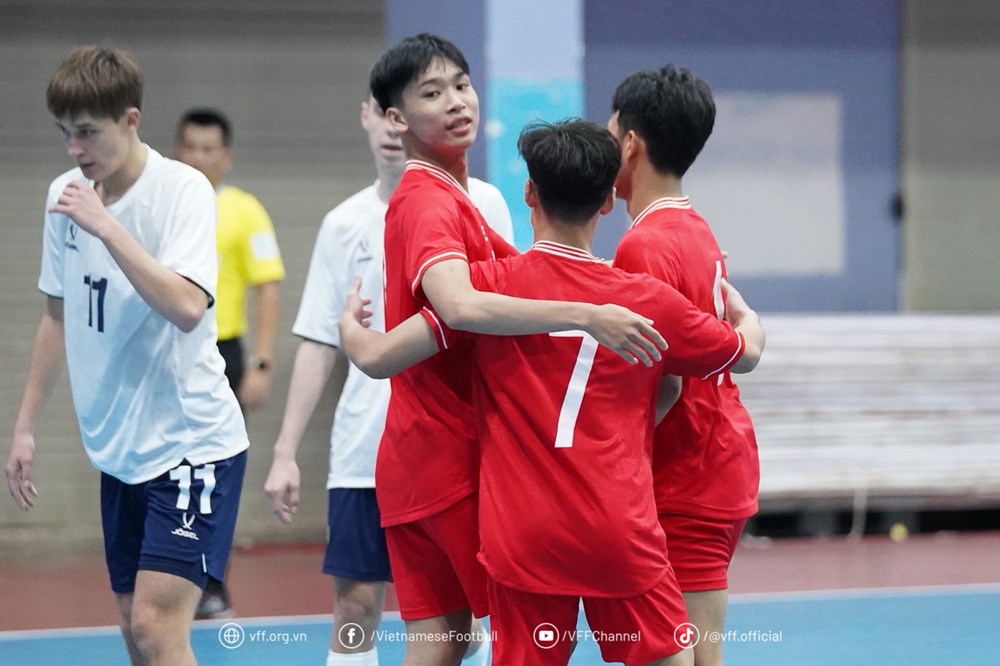 U19 Việt Nam thắng ấn tượng trước U19 Nga - ảnh 2