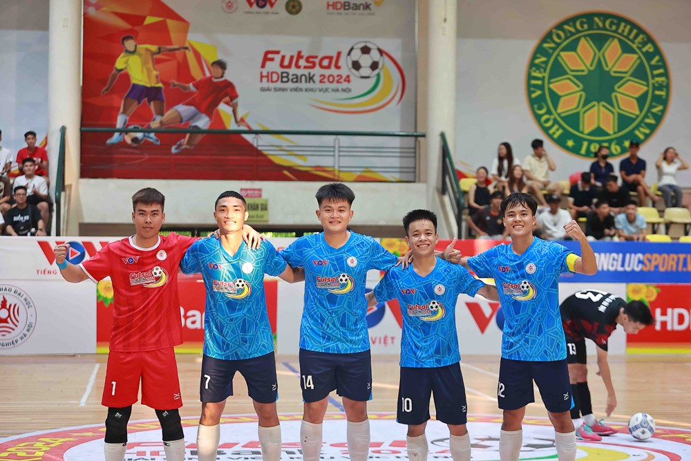 Giải Futsal Sinh viên khu vực Hà Nội 2024 đã xác định 2 đội vào chung kết - ảnh 1