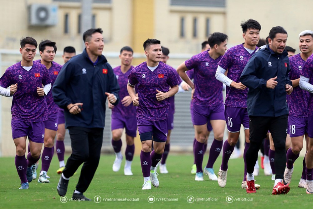 HLV Kim Sang-sik: Toàn đội sẽ cố gắng hết mình để chiến thắng ngày mai - ảnh 2