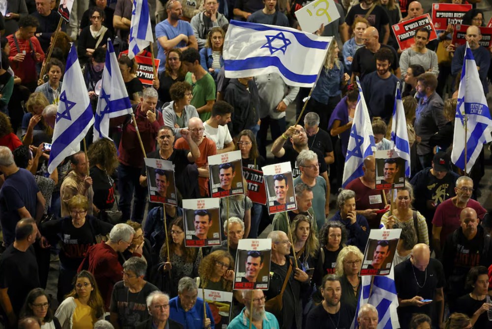 Hàng nghìn người Israel biểu tình yêu cầu Chính phủ đưa các con tin ở Gaza về nhà - ảnh 1