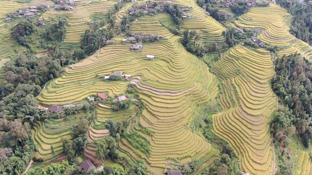 Phát triển du lịch từ nền văn hóa đậm bản sắc ở “vùng đất hoa nở trên đá“ - ảnh 1