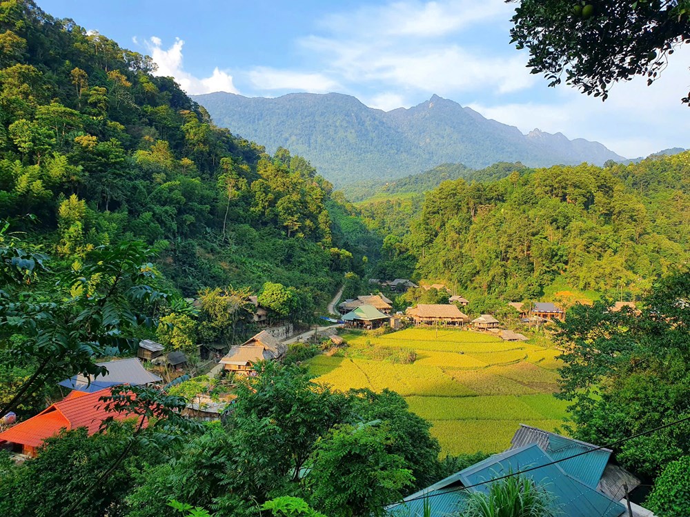  Kho Mường thoát nghèo nhờ làm du lịch - ảnh 1