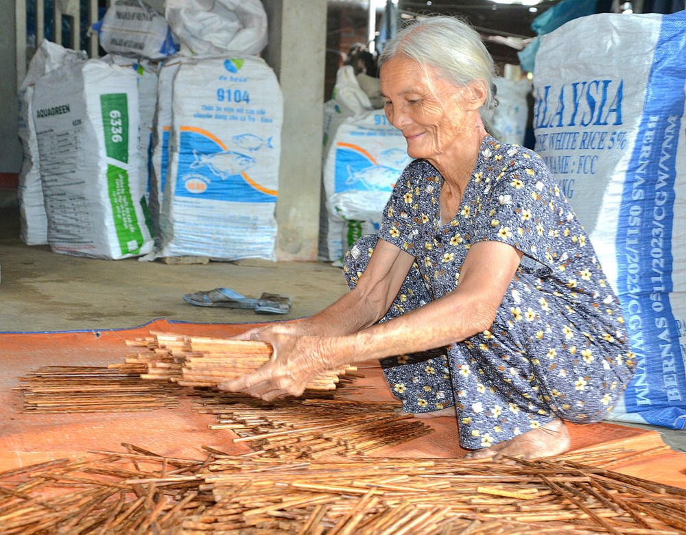 Thành công từ mô hình sản xuất đũa gỗ - ảnh 3