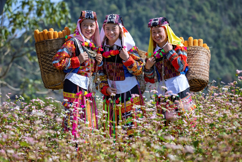 Các phong tục tập quán cần tôn trọng những lưu ý nhớ khi tham gia photo tour chụp hình ở việt nam