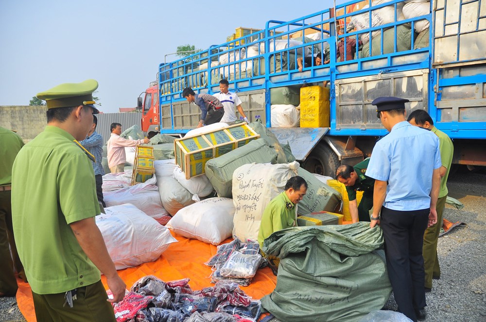 Cuộc chiến chống buôn lậu cuối năm - ảnh 1