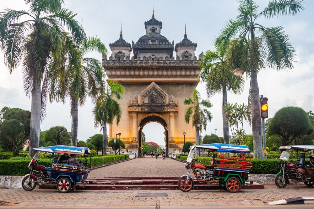 Ghé thăm một nước Lào yên bình những ngày cuối năm - ảnh 1