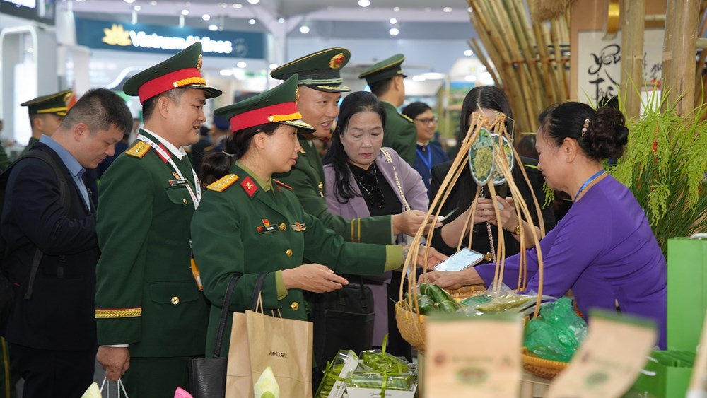  Dấu ấn khu trưng bày thành tựu xây dựng lực lượng vũ trang nhân dân, xây dựng nền Quốc phòng toàn dân - ảnh 2