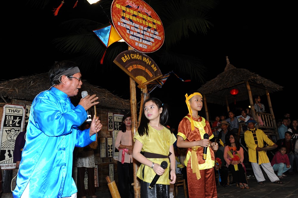 Di sản Bài chòi “bén rễ” tại các xã, phường, trường học - ảnh 1