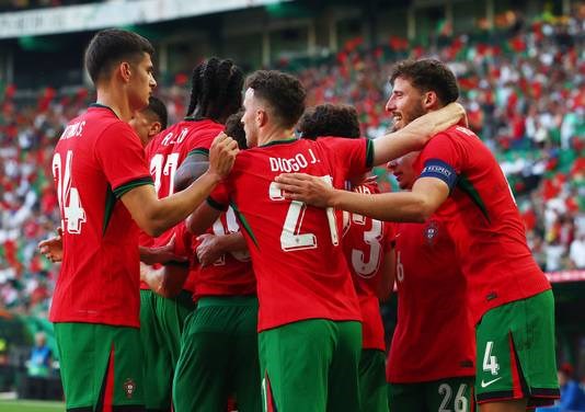 Siêu máy tính dự đoán tuyển Anh vô địch châu Âu; Bồ Đào Nha thắng trận trong ngày vắng Ronaldo - ảnh 3