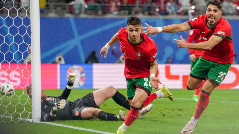Sao trẻ “cứu” Ronaldo và Bồ Đào Nha, Thổ Nhĩ Kỳ thắng kịch tính Georgia - ảnh 1