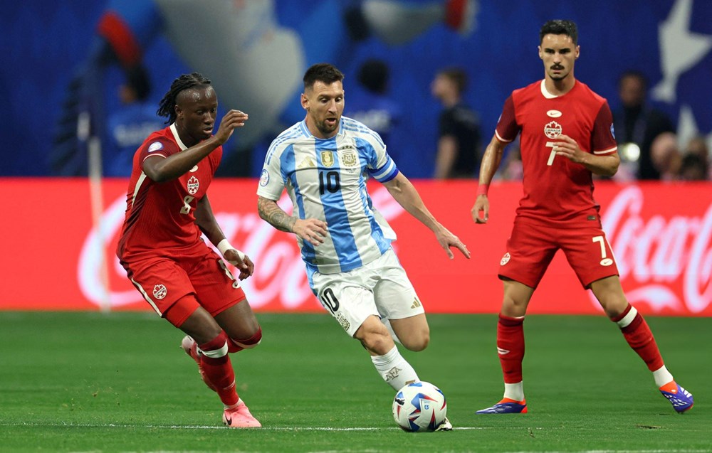 Argentina vất vả hạ Canada trong ngày Messi lập kỷ lục - ảnh 1