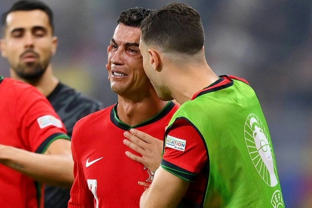 Pháp, Bồ Đào Nha dắt tay đi tiếp, Ronaldo bật khóc vì đá hỏng phạt đền - ảnh 2