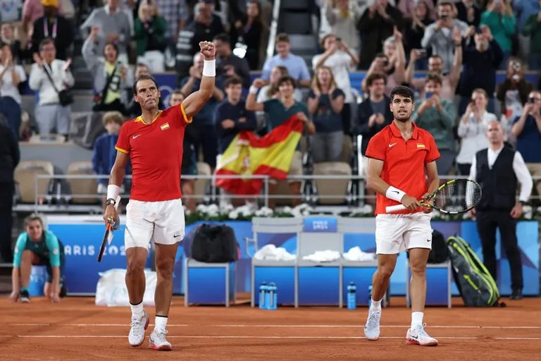 Nadal và Alcaraz giành chiến thắng trong trận mở màn Olympic - ảnh 1