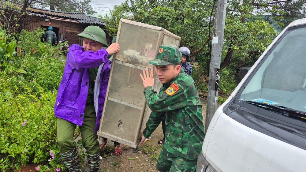 BĐBP tỉnh Lạng Sơn giúp dân phòng, chống bão số 3 - ảnh 2