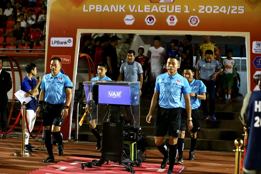 LBBank V.League 1-2024/25: Hành trình chuyển mình hướng tới chuyên nghiệp - ảnh 2