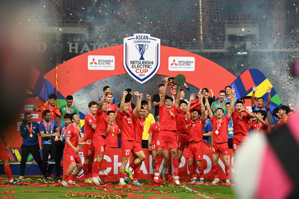 Người hâm mộ cả nước ăn mừng chức vô địch ASEAN Cup 2024 - ảnh 15