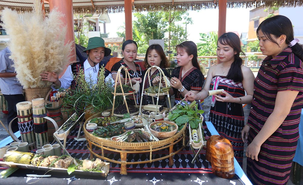 Quảng bá nét đẹp văn hóa của đồng bào các dân tộc miền núi tỉnh Thừa Thiên Huế - ảnh 4