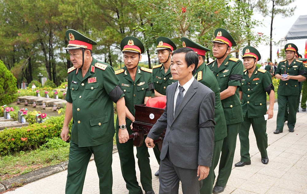  Thừa Thiên Huế: Truy điệu, an táng 12 liệt sĩ hy sinh ở Lào - ảnh 2