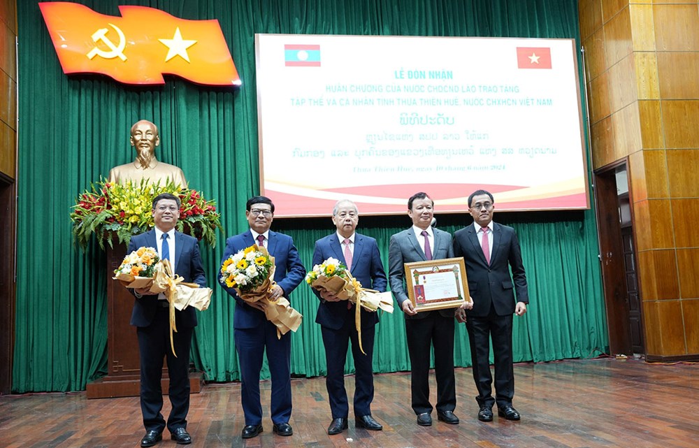 Thừa Thiên Huế đón nhận Huân chương Lao động hạng I của CHDCND Lào - ảnh 1