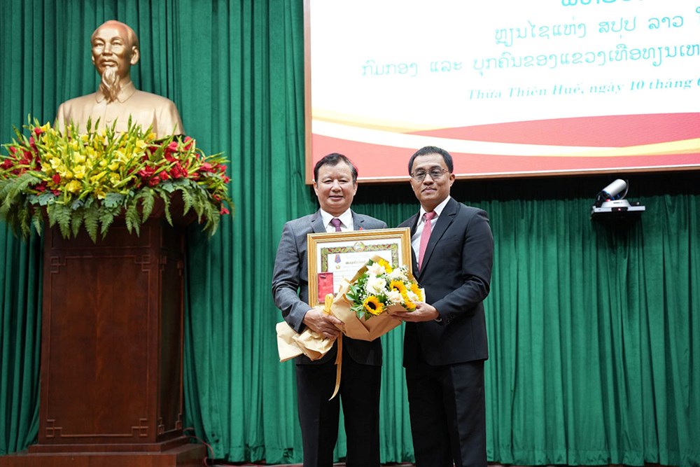 Thừa Thiên Huế đón nhận Huân chương Lao động hạng I của CHDCND Lào - ảnh 2