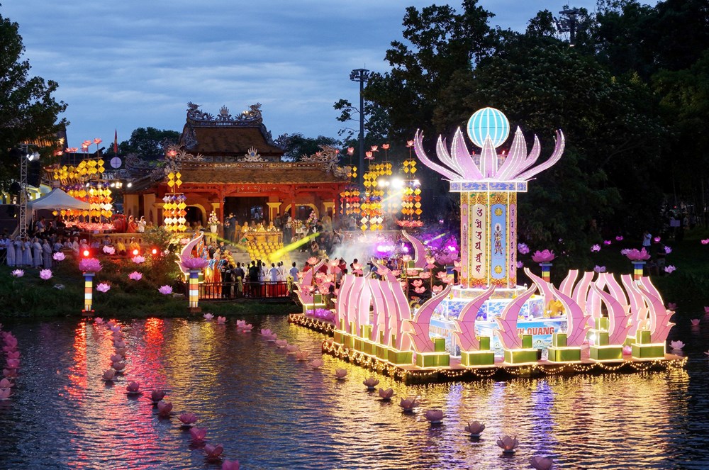 Lan tỏa nét đẹp văn hóa Phật giáo tại Tuần lễ Festival Huế 2024 - ảnh 1