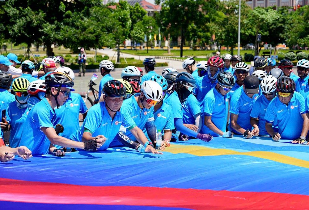 600 vận động viên tham gia Ngày hội đạp xe Vì hòa bình - ảnh 4