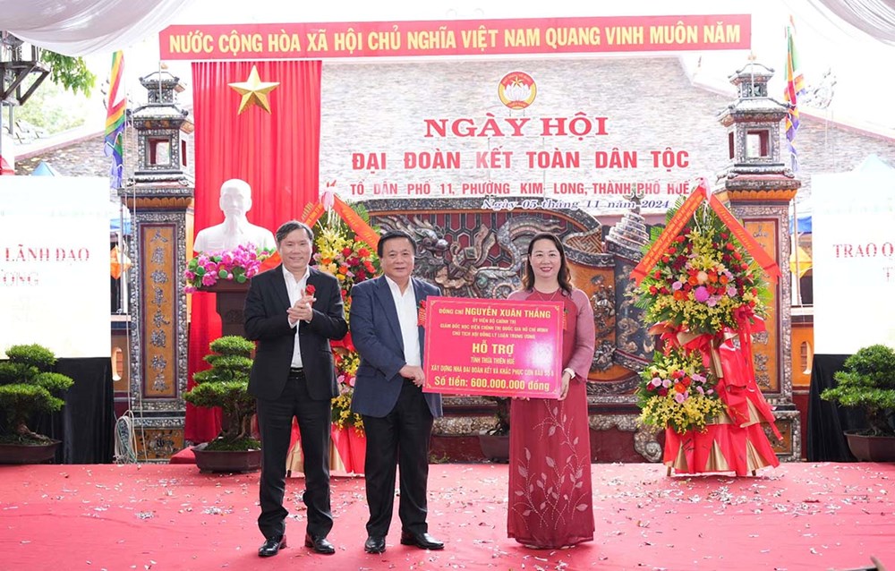 Ngày hội Đại đoàn kết tại Huế - ảnh 1