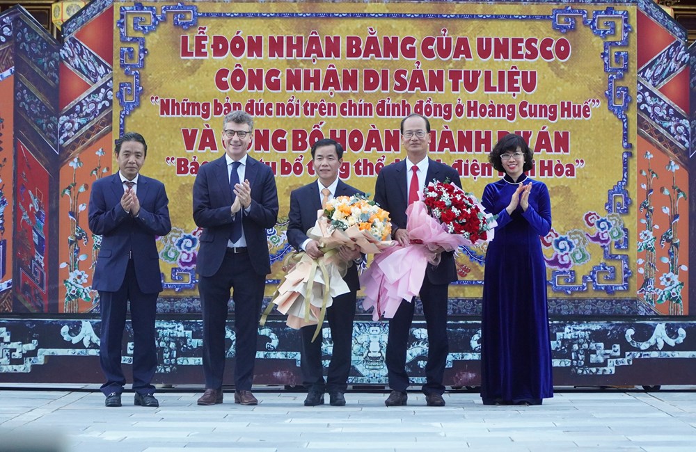 Đón nhận Bằng của UNESCO công nhận Di sản tư liệu “Những bản đúc nổi trên chín đỉnh đồng ở Hoàng Cung Huế” - ảnh 4