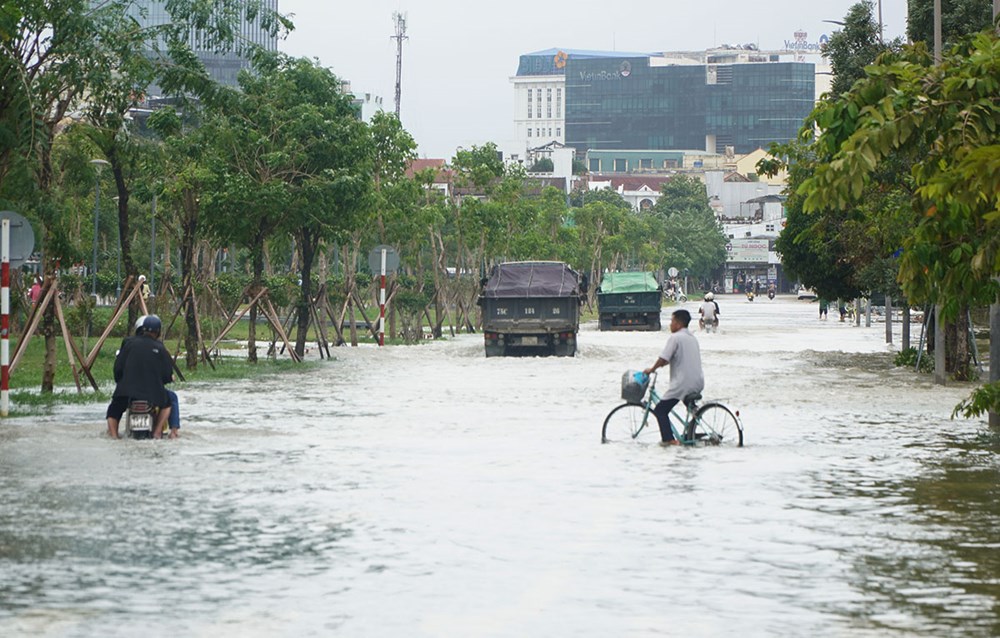 Nước sông lên cao, nhiều nơi tiếp tục cho học sinh nghỉ học - ảnh 1