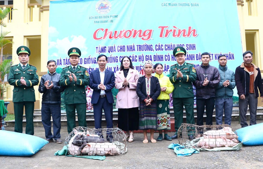  Biên phòng Quảng Trị trao sinh kế cho đồng bào vùng biên giới - ảnh 2