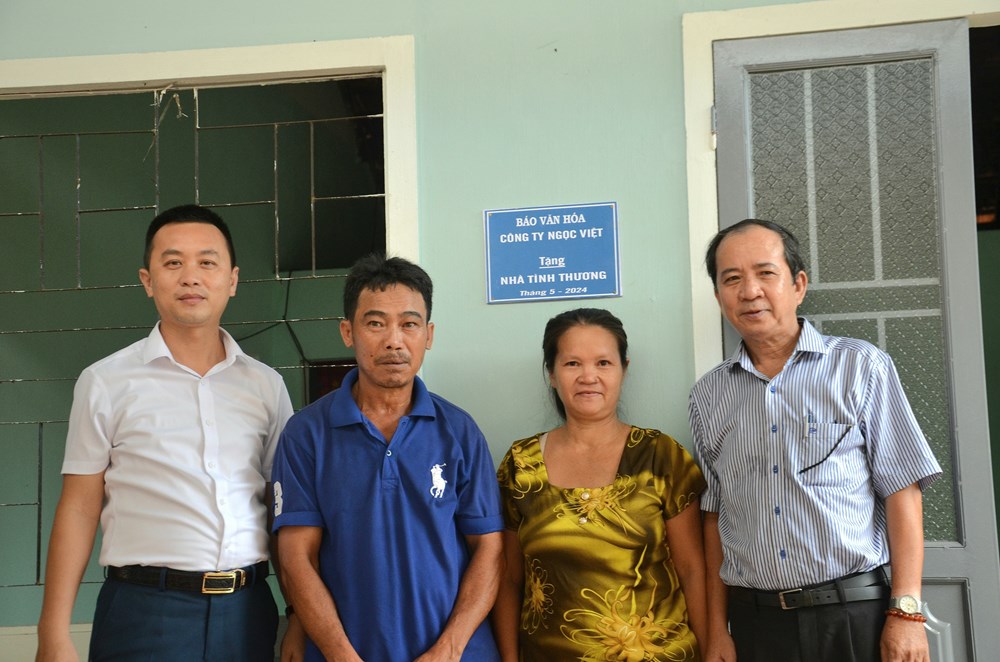 Báo Văn Hóa trao nhà tình thương cho hộ nghèo tại Quảng Ngãi - ảnh 2