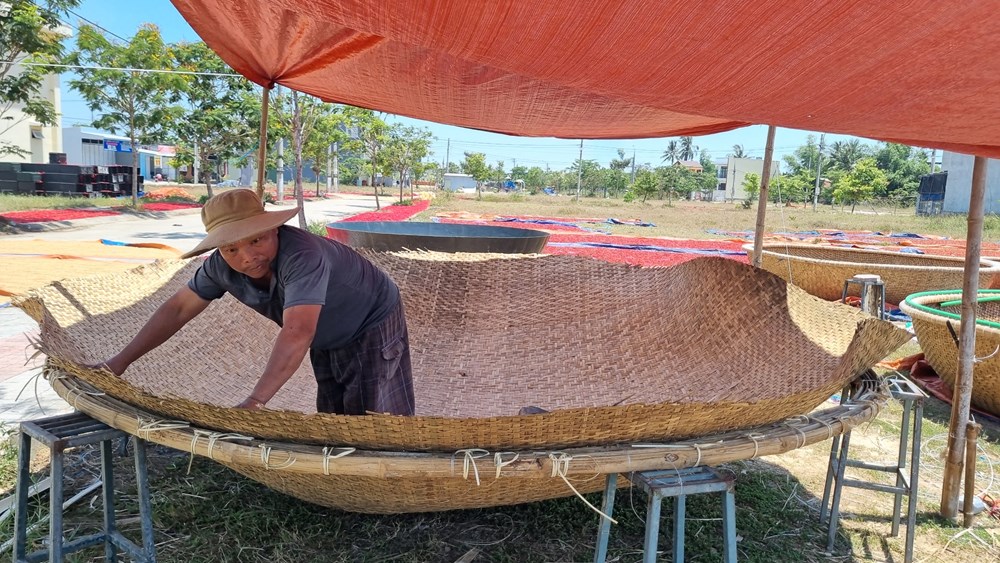 Khám phá nghề đan thúng chai ven sông Trà Bồng - ảnh 4