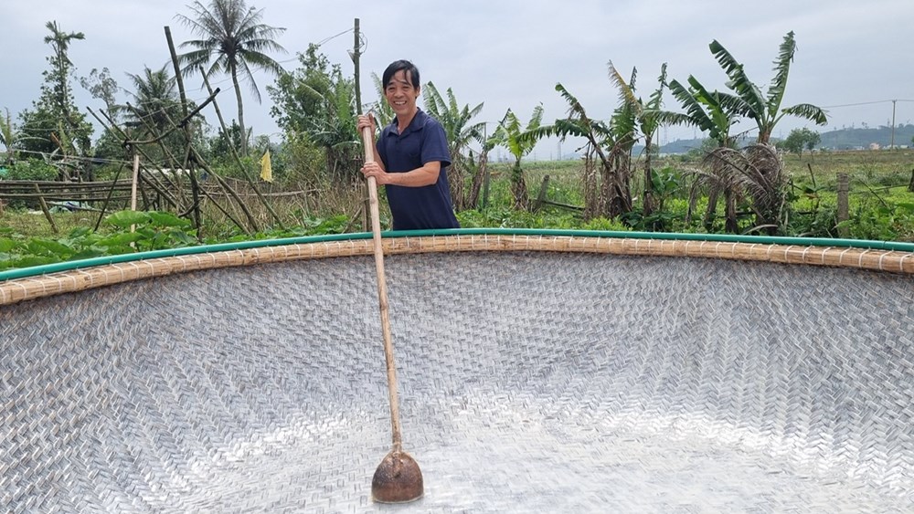 Khám phá nghề đan thúng chai ven sông Trà Bồng - ảnh 5