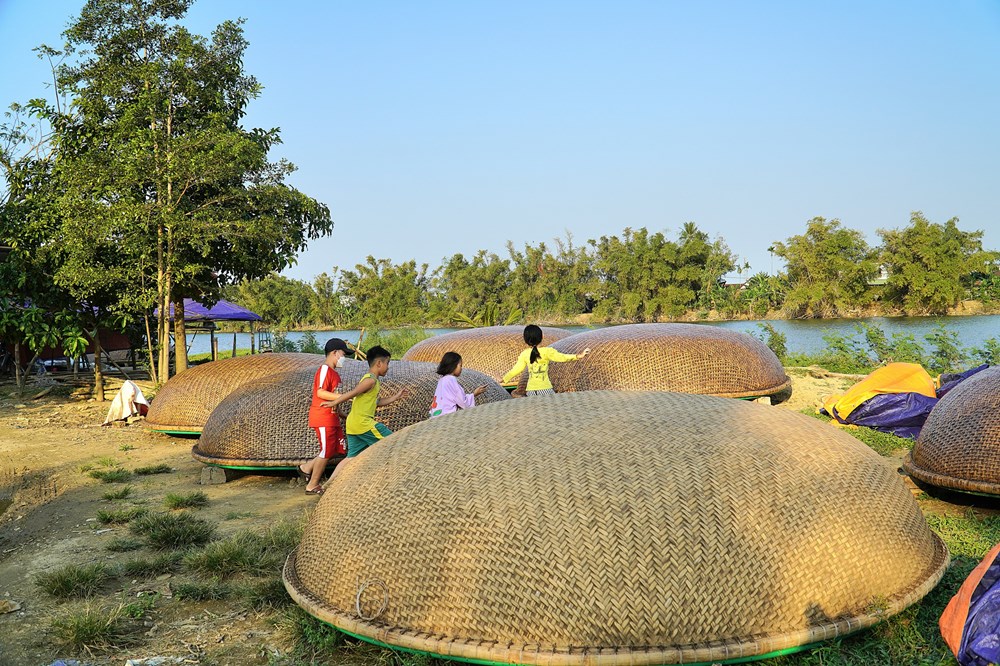 Khám phá nghề đan thúng chai ven sông Trà Bồng - ảnh 9