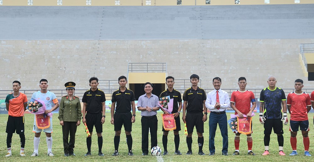 Khai mạc Giải bóng đá vô địch tỉnh Quảng Ngãi năm 2024 - ảnh 1