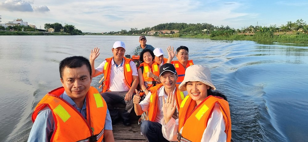 Khai phá tiềm năng du lịch trên sông Trà Bồng - ảnh 1