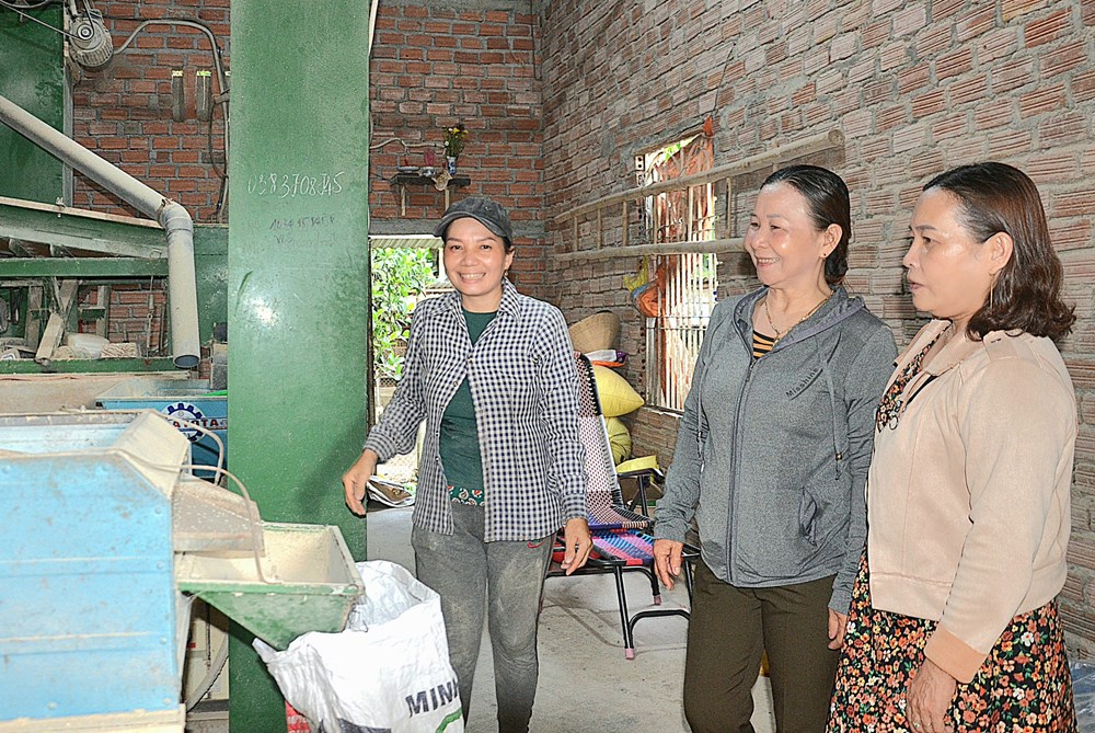 Phụ nữ huyện Nghĩa Hành học Bác, đoàn kết giúp nhau thoát nghèo - ảnh 1