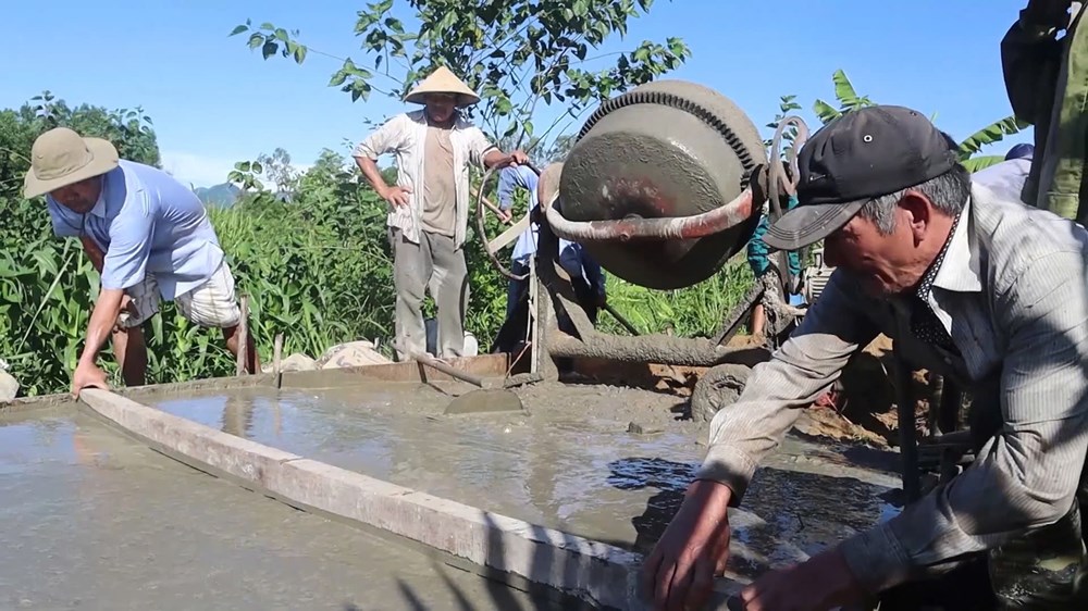 Quảng Ngãi đẩy nhanh tiến độ thực hiện, giải ngân vốn đầu tư xây dựng NTM - ảnh 1